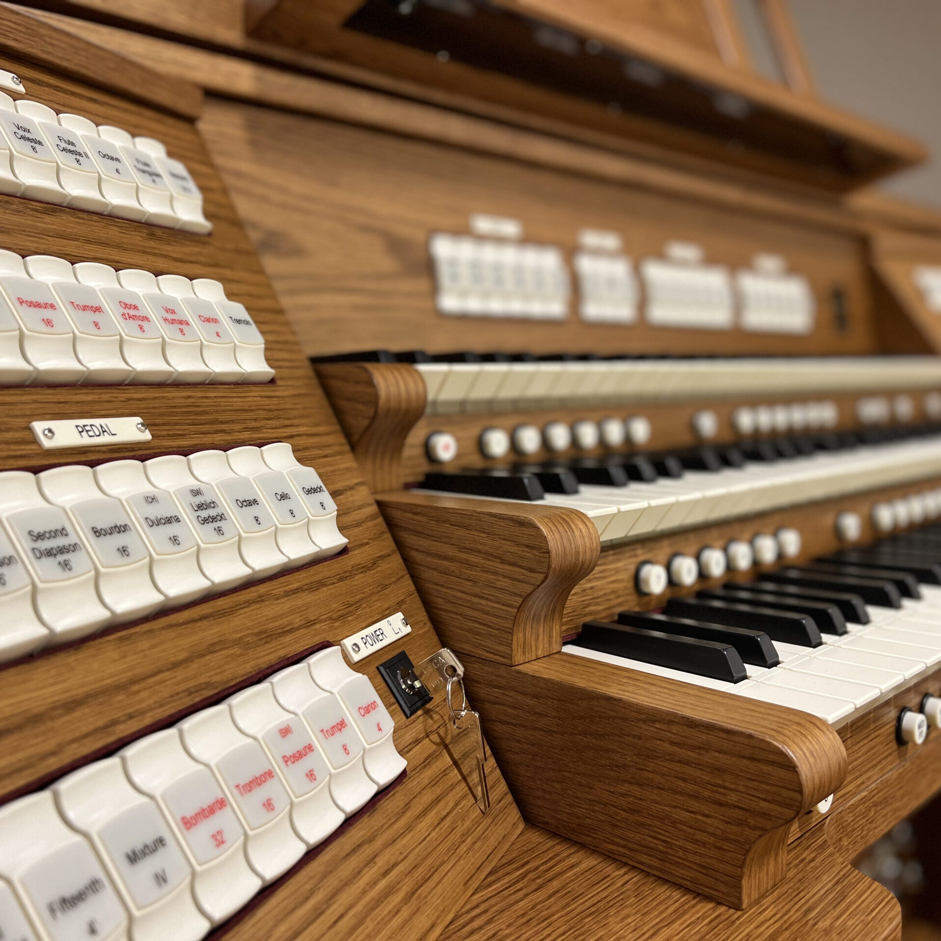 Musical Instrument Organ | Digital Church Organs | Viscount Physis ...