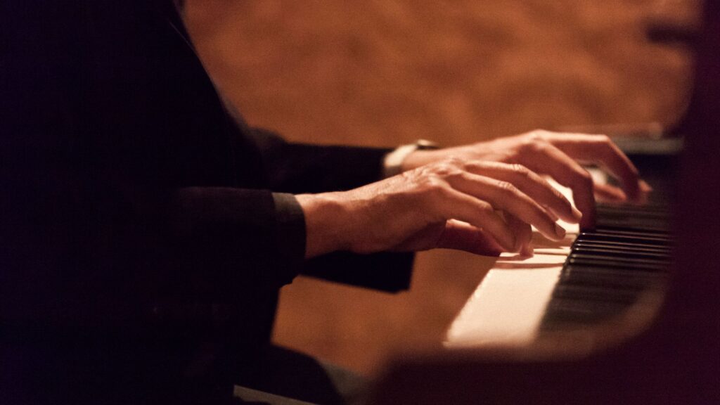 Why-Pianists-Should-Learn-the-Organ
