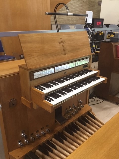 Viscount Laurel Hybrid Pipe Organ